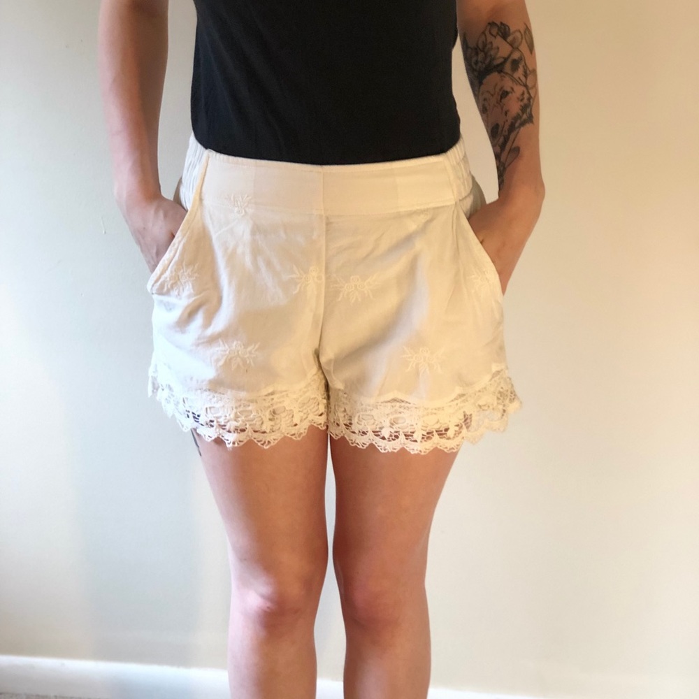 Cotton and lace shorts